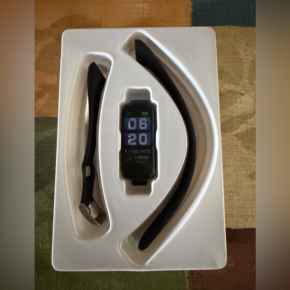 Smart Bracelet, Health, Sport, Heart Rate New In Box - Picture 2 of 3